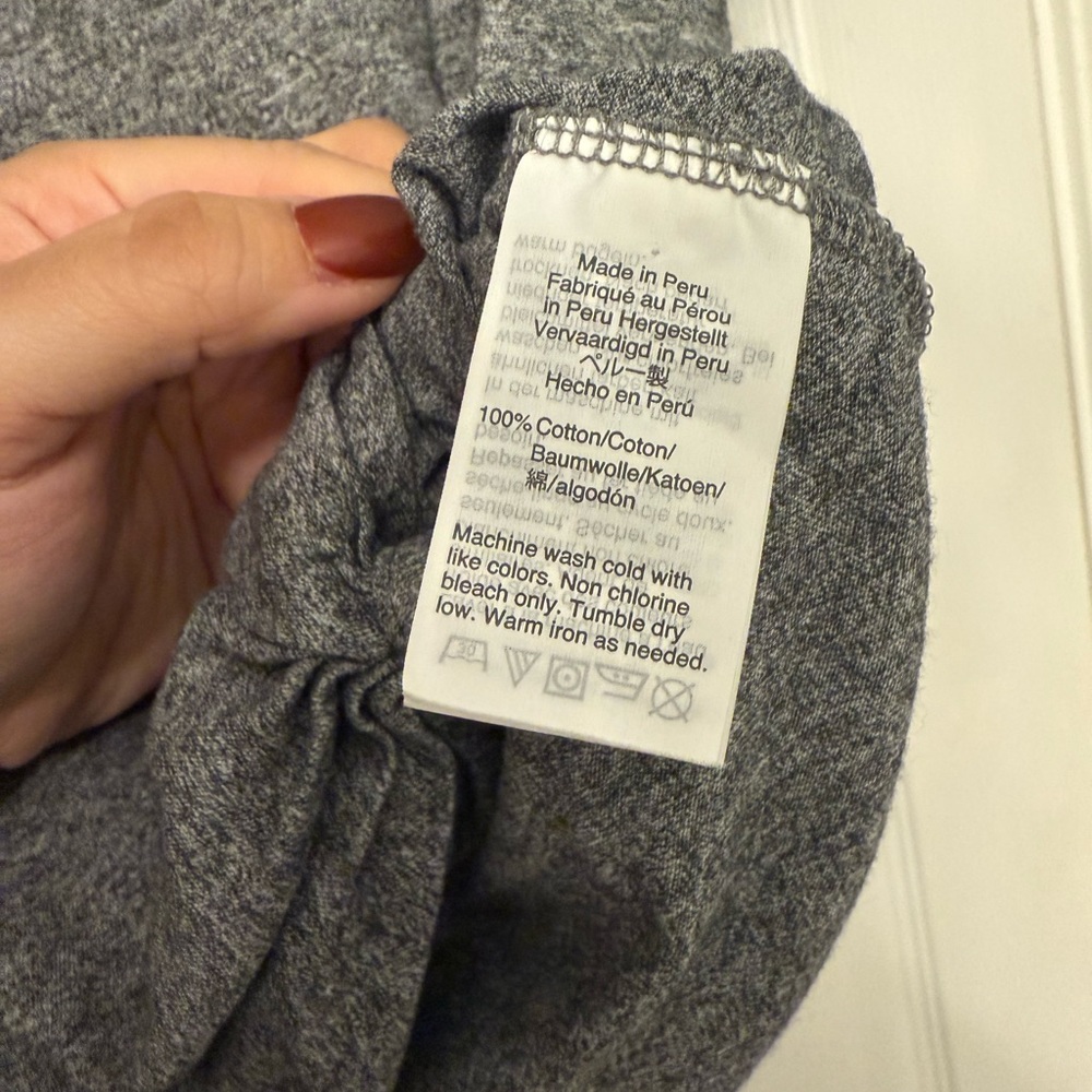 Madewell basic gray tee - Picture 7 of 8